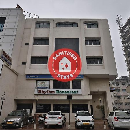 Capital O 1338 Hotel Harmony Rajkot Eksteriør billede