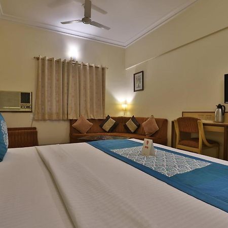 Capital O 1338 Hotel Harmony Rajkot Eksteriør billede