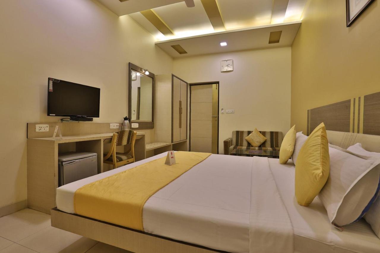 Capital O 1338 Hotel Harmony Rajkot Eksteriør billede