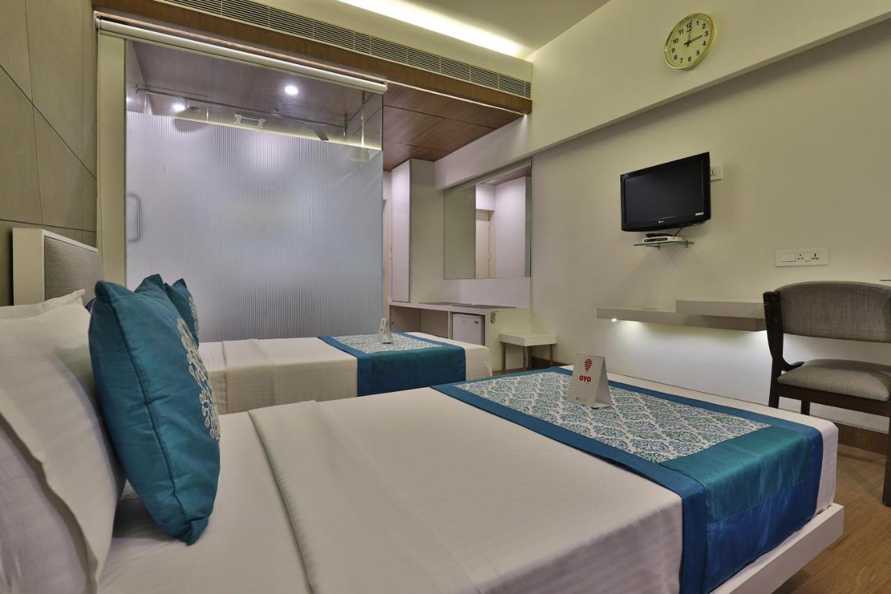 Capital O 1338 Hotel Harmony Rajkot Eksteriør billede