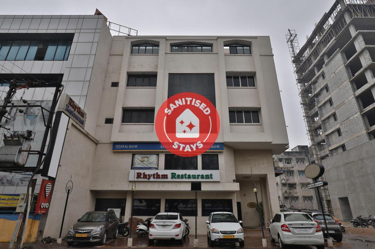 Capital O 1338 Hotel Harmony Rajkot Eksteriør billede