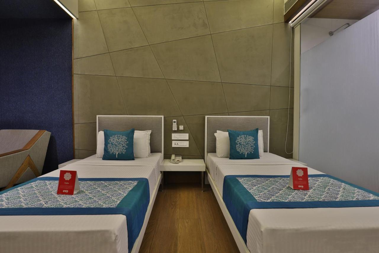 Capital O 1338 Hotel Harmony Rajkot Eksteriør billede